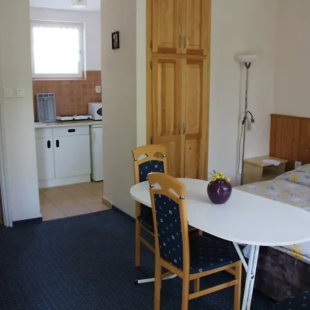 Studio In Ii Apartment *