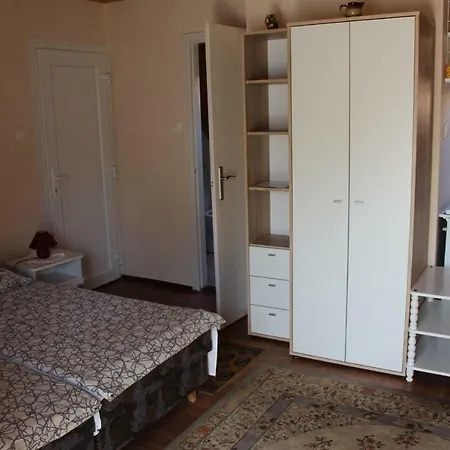Studio In Ii Apartment